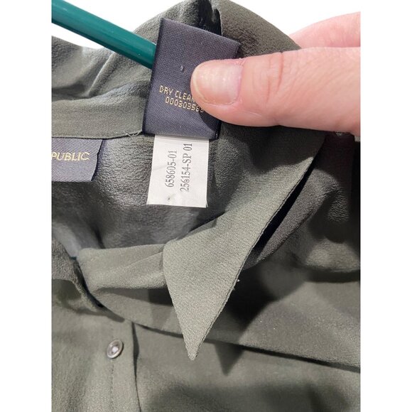 Banana Republic Y2K Silk Button Down Crop Top Green Size S Minimalist Neutral - Picture 5 of 13